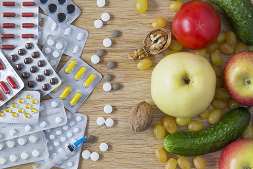 Еда и лекарства: как сделать, чтобы они не мешали друг другу?
