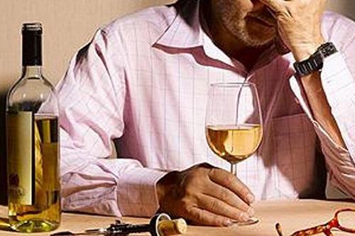 Злоупотребление алкоголем повышает риск смерти пациентов с аритмией