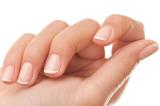 Ломкие ногти: помогут ли витамины исправить проблему?