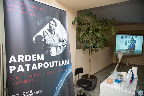 «Շատ հպարտ եմ իմ հայկական արմատներով»․ Արդեմ Պատապուտյանի այցը ԵՊԲՀ «ՔՈԲՐԵՅՆ» կենտրոն և դասախոսությունը
